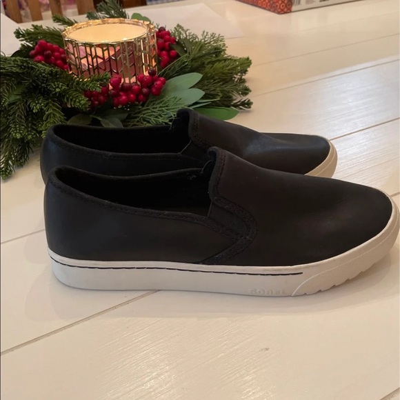 sorel leather slip ons